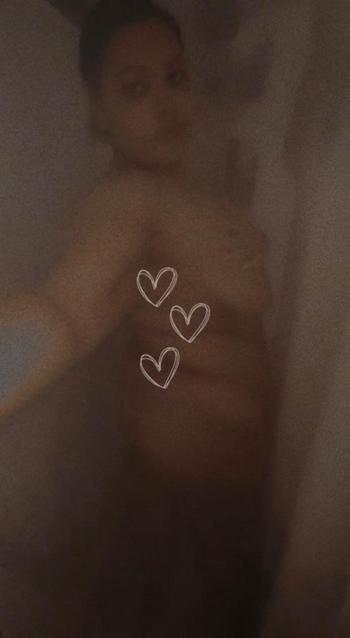 Arii, 21  female escort, Savannah