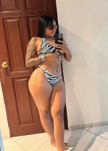 Rina, 25  female escort, Savannah