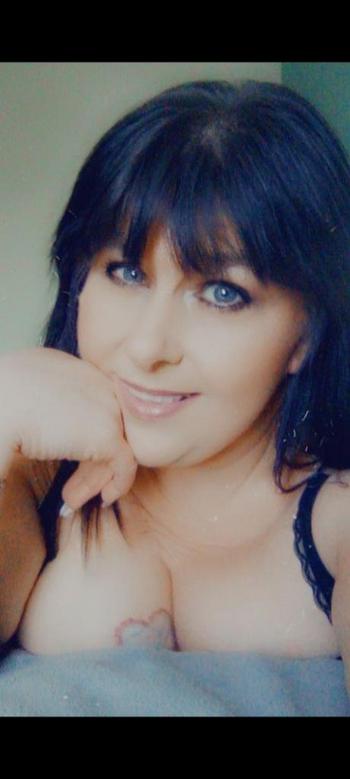 KARRI, 52  female escort, Savannah